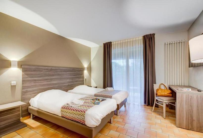 فندق Domaine La Tour Carrée