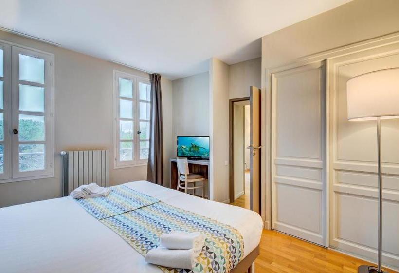 فندق Domaine La Tour Carrée