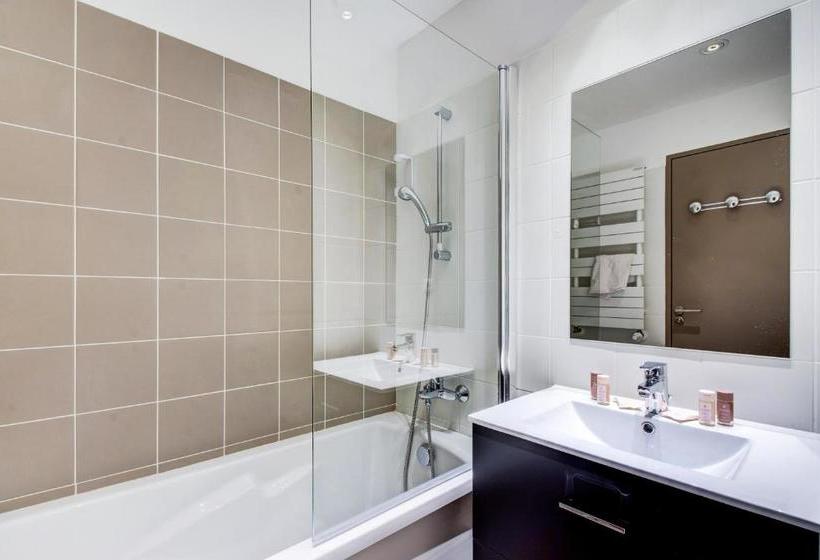 فندق Domaine La Tour Carrée