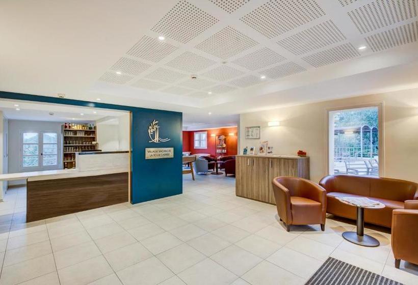 فندق Domaine La Tour Carrée