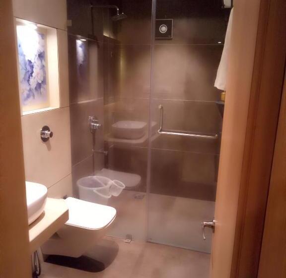 Hotel Rudra Shelter International