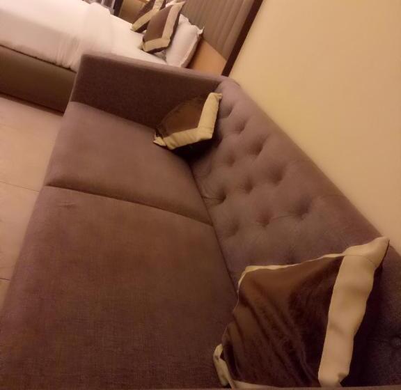 Hotel Rudra Shelter International