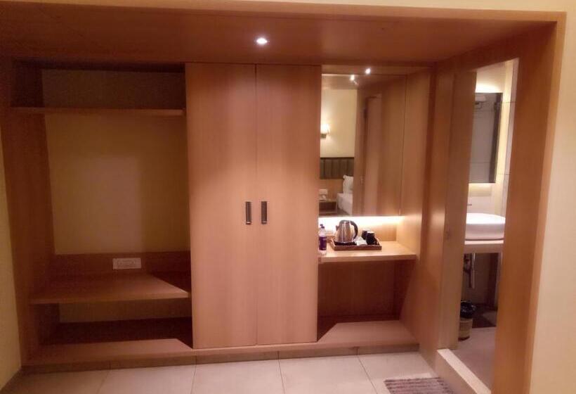 Hotel Rudra Shelter International