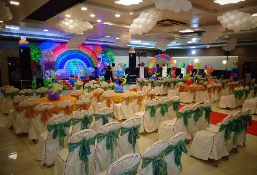 The Avr Hotels & Banquets
