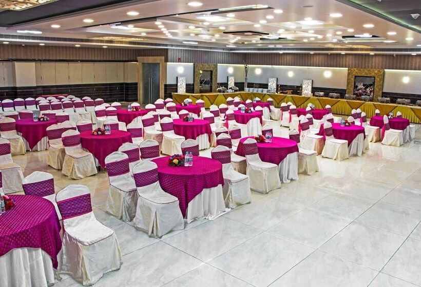 The Avr Hotels & Banquets