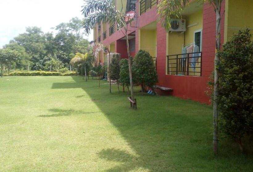 فندق على الطريق Greenfield Residence