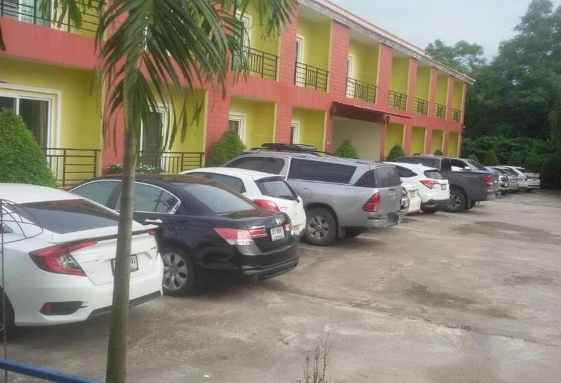 فندق على الطريق Greenfield Residence