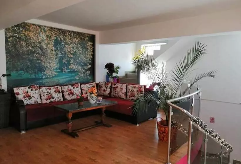 استراحتگاه Casa Regala Ear