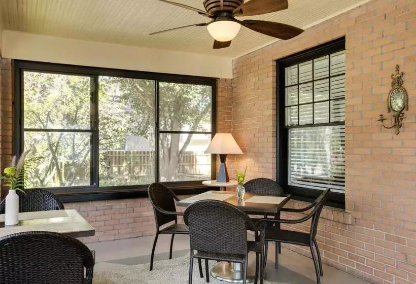 Aamiaismajoitus (B&B) Adora Inn