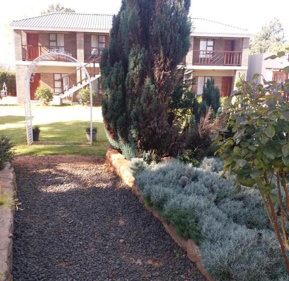 تختخواب و صبحانه Naleli Guest House