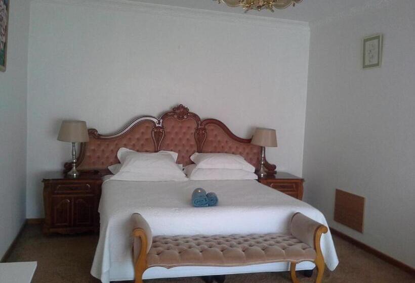 تختخواب و صبحانه Naleli Guest House