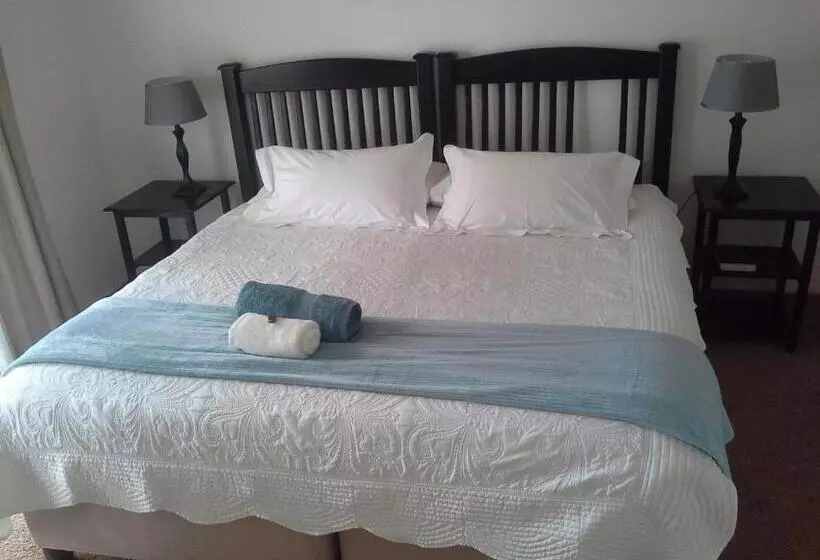تختخواب و صبحانه Naleli Guest House