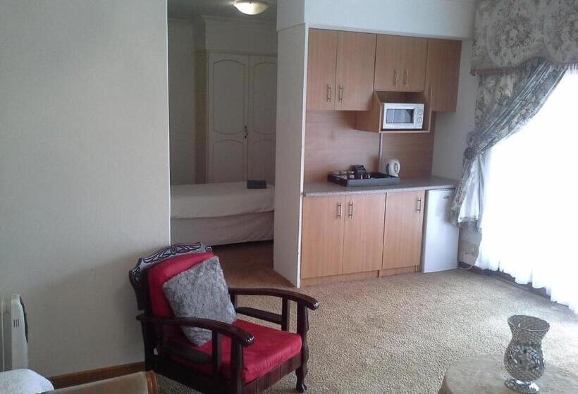 تختخواب و صبحانه Naleli Guest House