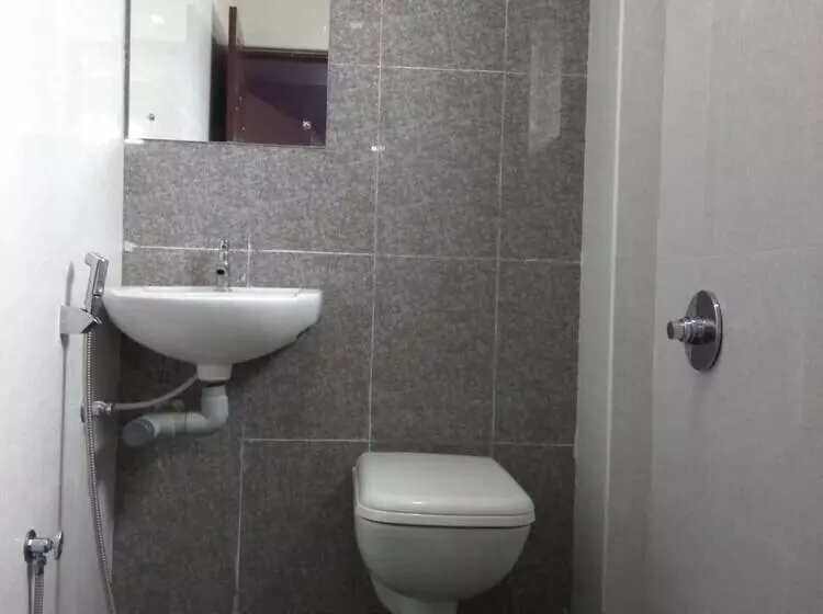 هتل Aakash Residency
