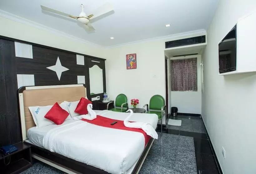 هتل Aakash Residency