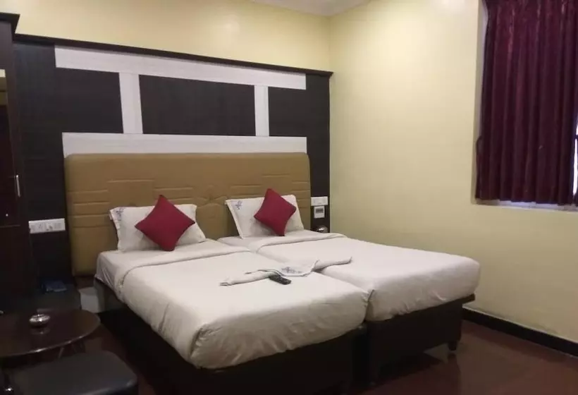 هتل Aakash Residency