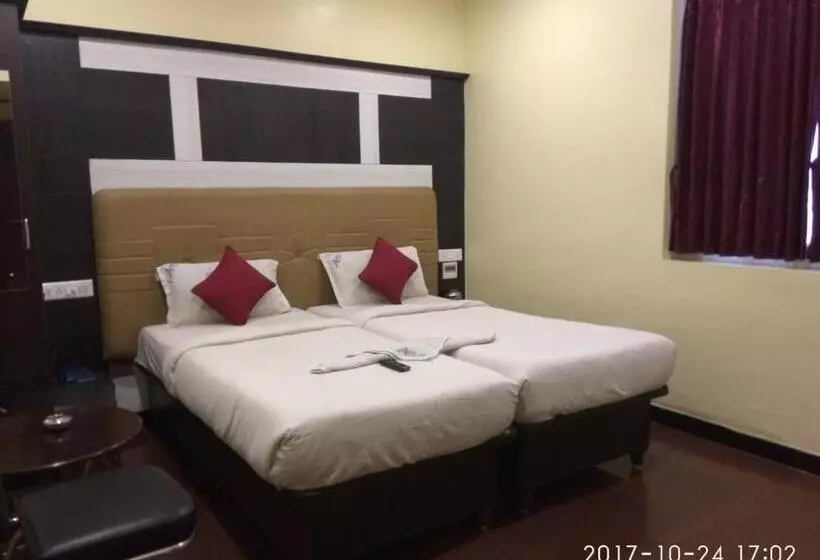 هتل Aakash Residency