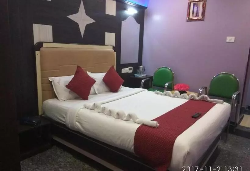 هتل Aakash Residency