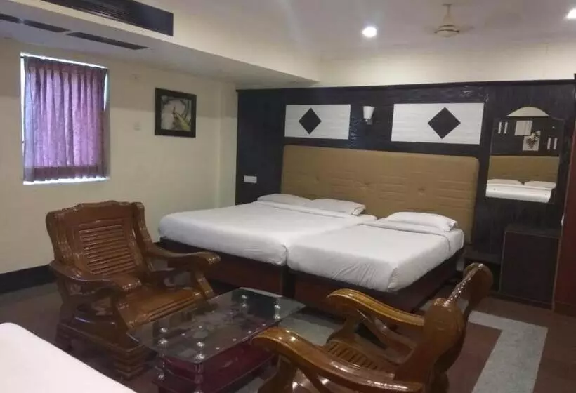 هتل Aakash Residency