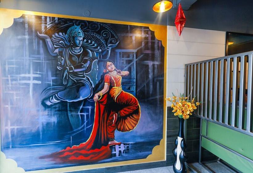 Отель Dolphin International