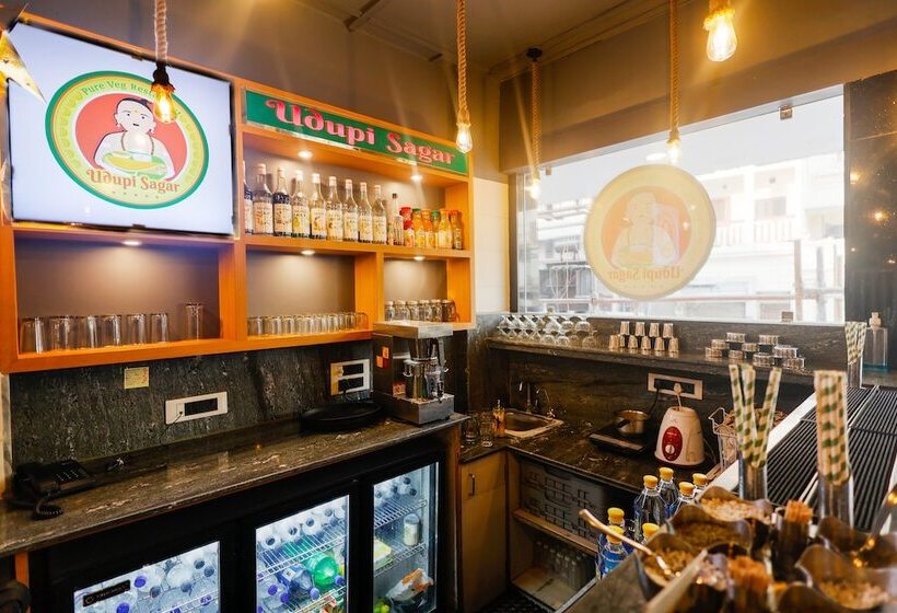 Отель Dolphin International