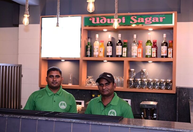 Отель Dolphin International