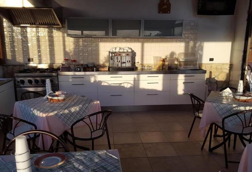 צימר Villa Jolanda & Carmelo