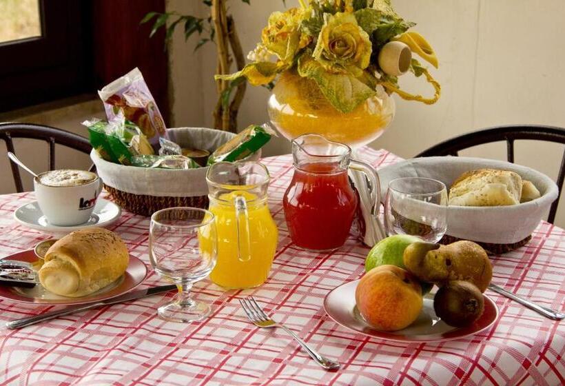 צימר Villa Jolanda & Carmelo