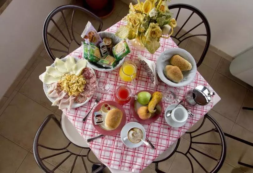 تختخواب و صبحانه Villa Jolanda & Carmelo