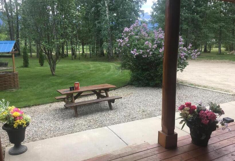 Cougar Mountain Lodge B&b