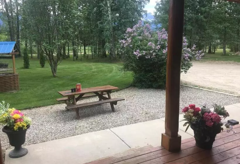 Cougar Mountain Lodge B&b
