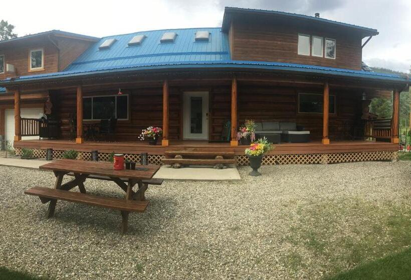 Cougar Mountain Lodge B&b