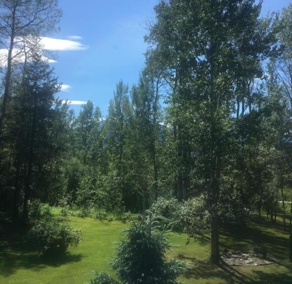 Cougar Mountain Lodge B&b