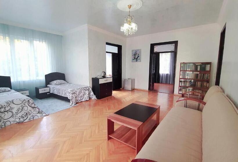 هتل Calypso Kvariati Inn