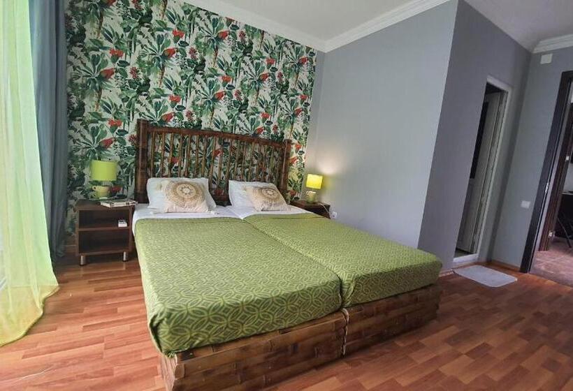 هتل Calypso Kvariati Inn