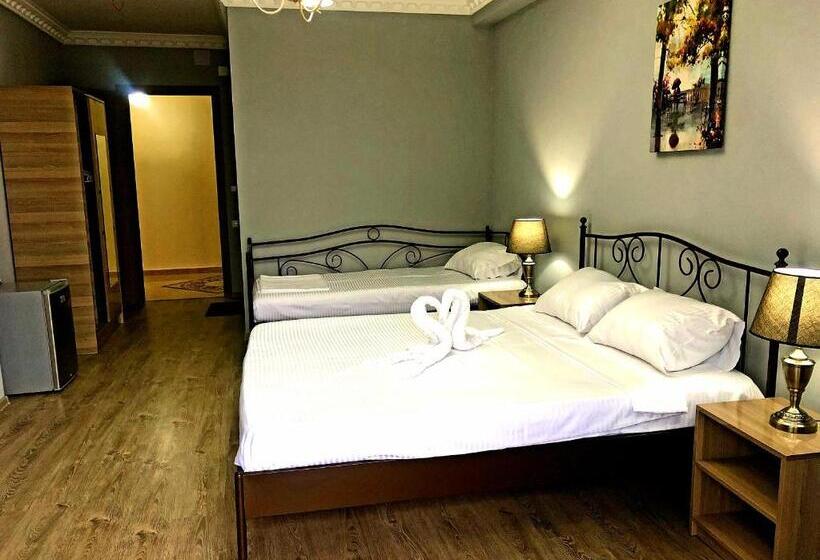 هتل Calypso Kvariati Inn