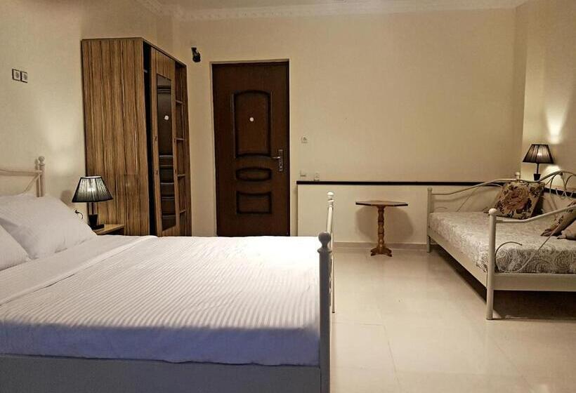 هتل Calypso Kvariati Inn