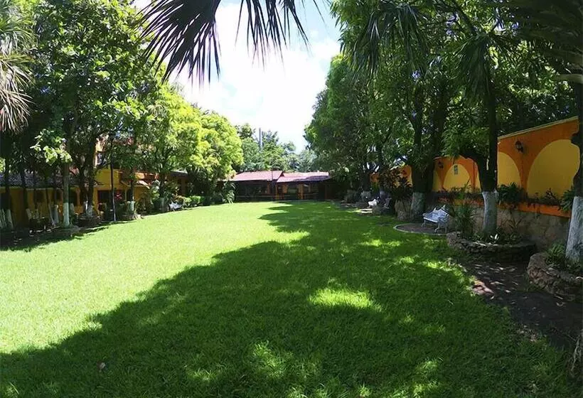 هتل Casa Kolping