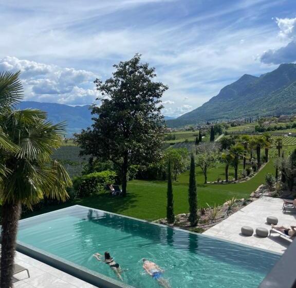 Отель Das Wanda