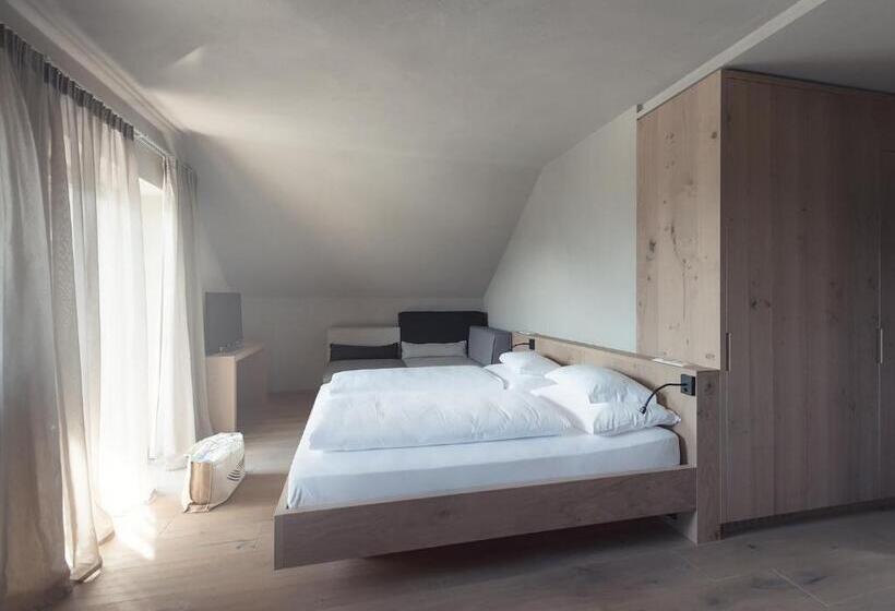 Отель Das Wanda