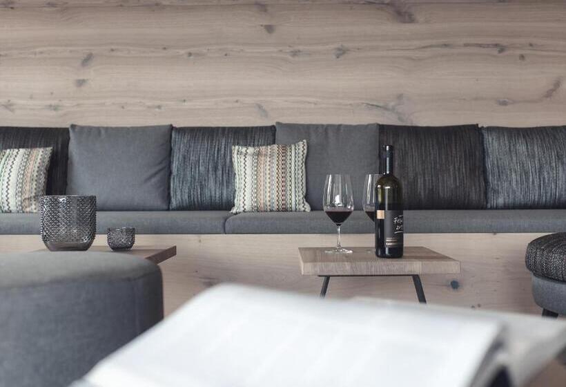 Отель Das Wanda