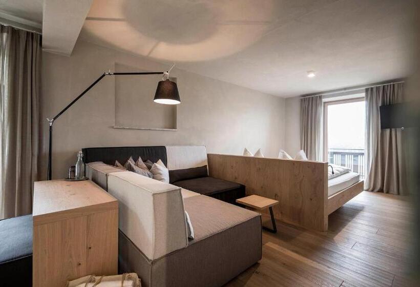 Отель Das Wanda