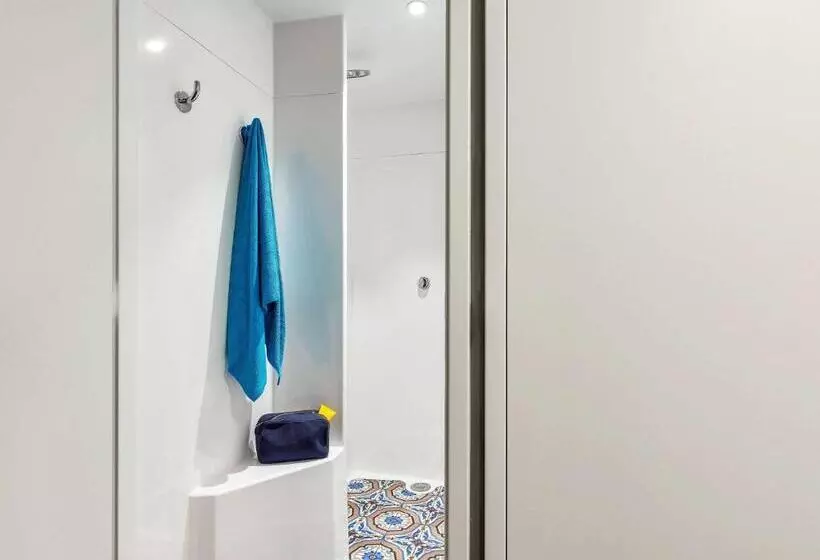 ホテル F1 Geneve Saint Julien En Genevois