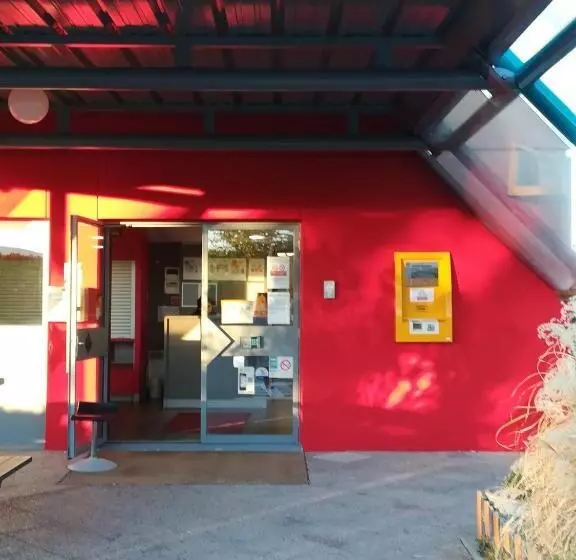 ホテル F1 Geneve Saint Julien En Genevois