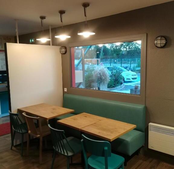 ホテル F1 Geneve Saint Julien En Genevois