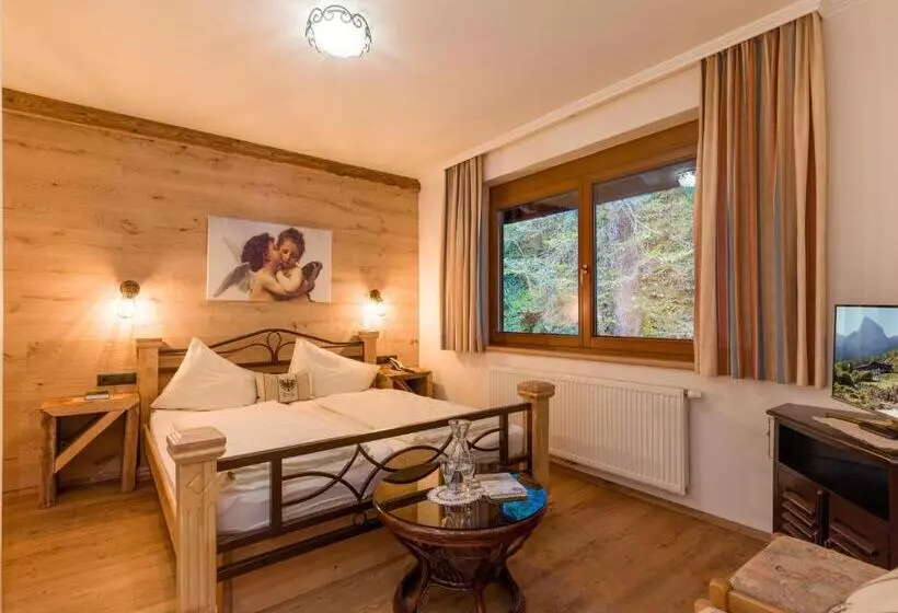 Hotelli Gasthof Felsenkeller