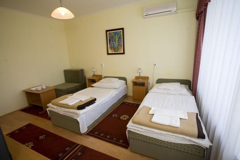 酒店 Három Hattyú