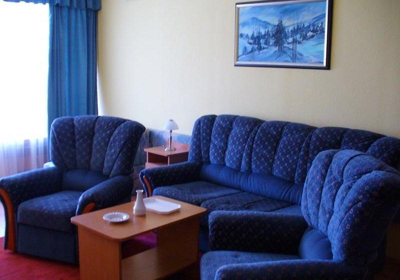 酒店 Három Hattyú