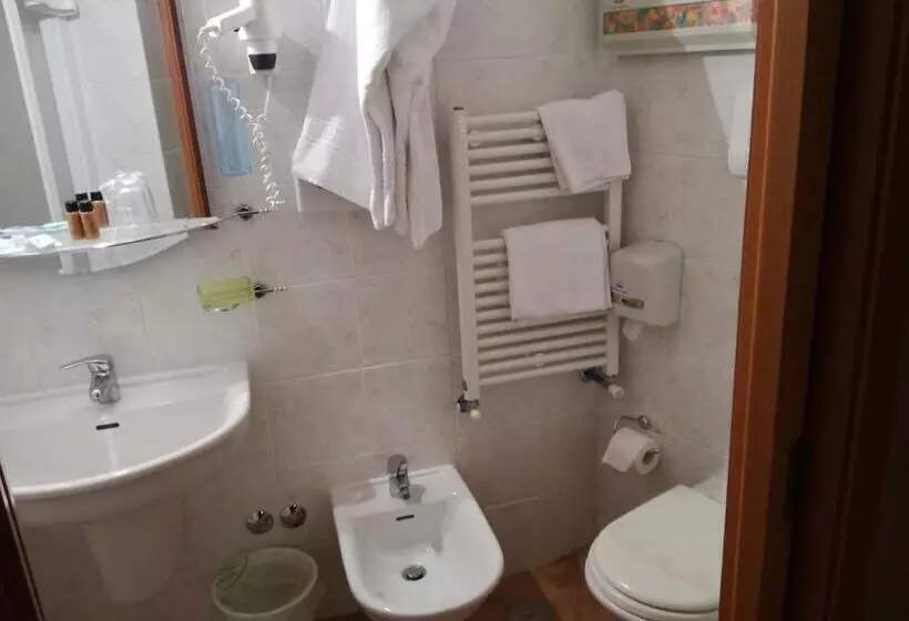 هتل Lo Scoiattolo