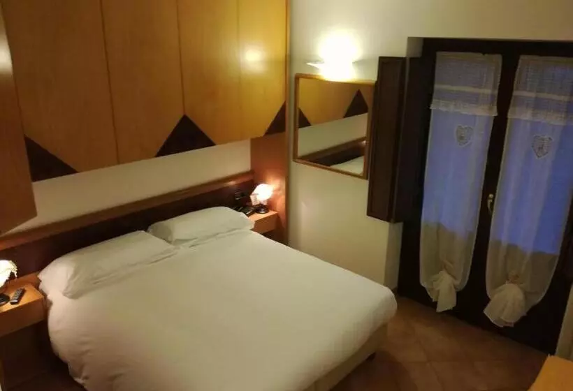 هتل Lo Scoiattolo